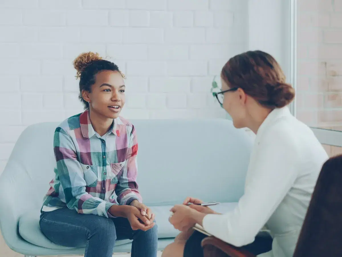 Counsellor talking with a student during a one-on-one guidance session